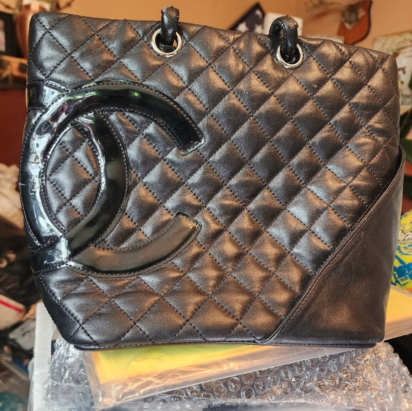 Chanel leather handbag - Picture 1 of 14